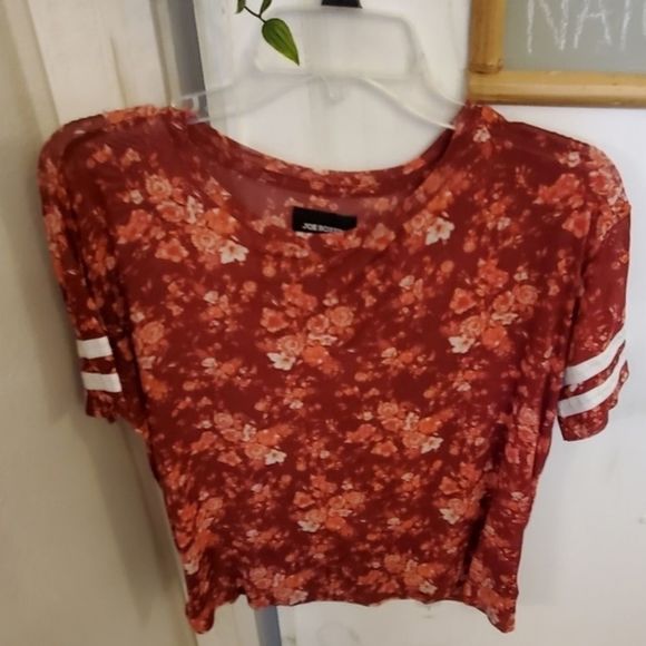 Joe Boxer Tops - Joe Boxer floral‎ slightly sheer raglan shirt